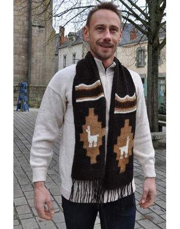 Echarpe tricoté à la main