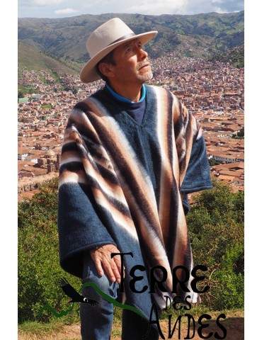 Poncho Titicaca cielo serrano