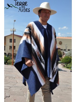 Poncho Titicaca cielo serrano